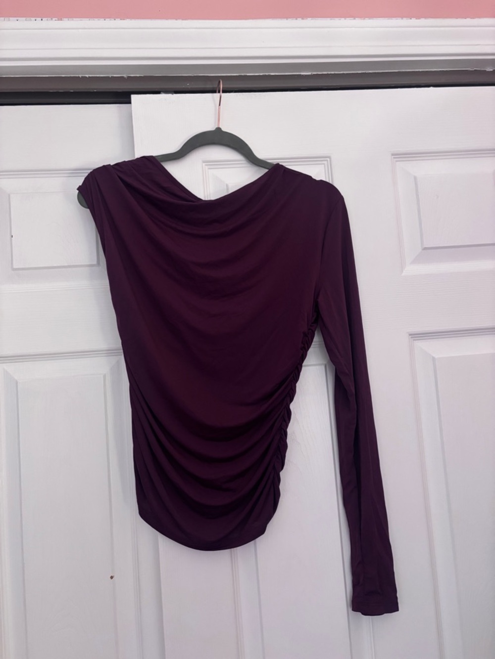 Fashion Nova Long-Sleeve Ruched Top in Deep Burgundy - Picture 3 of 3